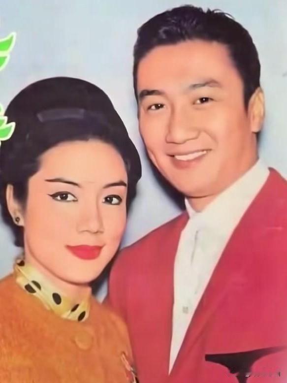 谢贤三任女友两任妻子，算不算花心？
 
一，嘉玲
二，萧芳芳
三，甄珍
四，狄波