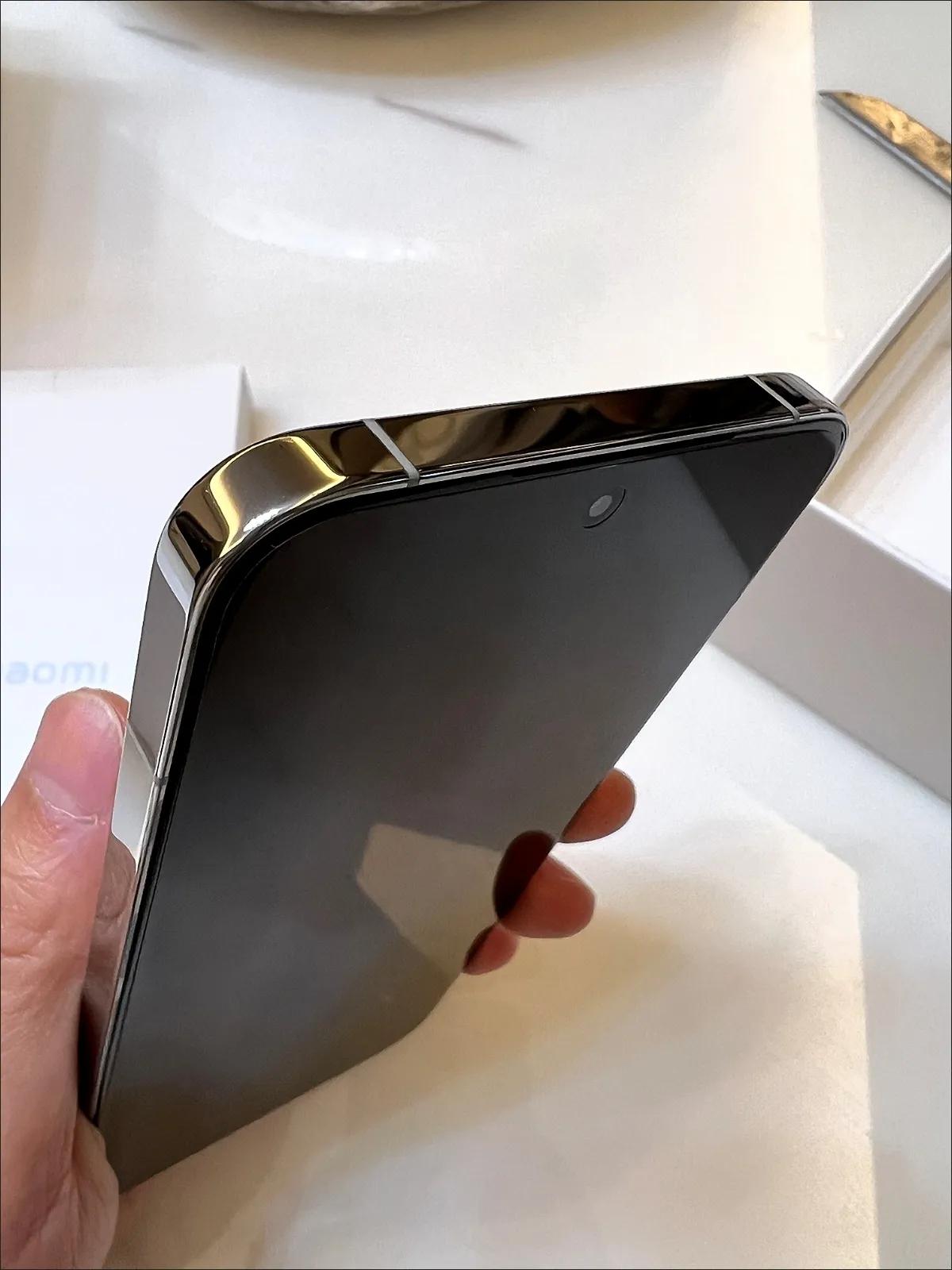 销量越好，被骂的越惨
这就是xiaomi14的现状
到底是真实力还是徒有其表？
