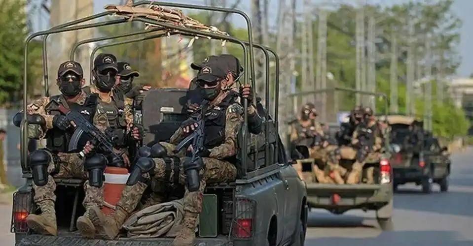 巴基斯坦俾路支省成为反恐重点，原因复杂。它是恐怖活动重灾区，2025年巴全国53