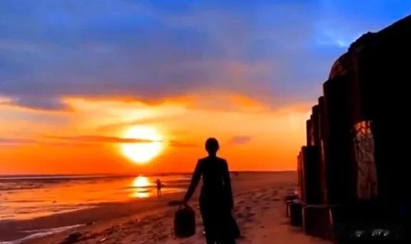 #如何写网络小说赚钱#没有50万字以上的存稿，你想在网络上的小说平台赚钱，不那么