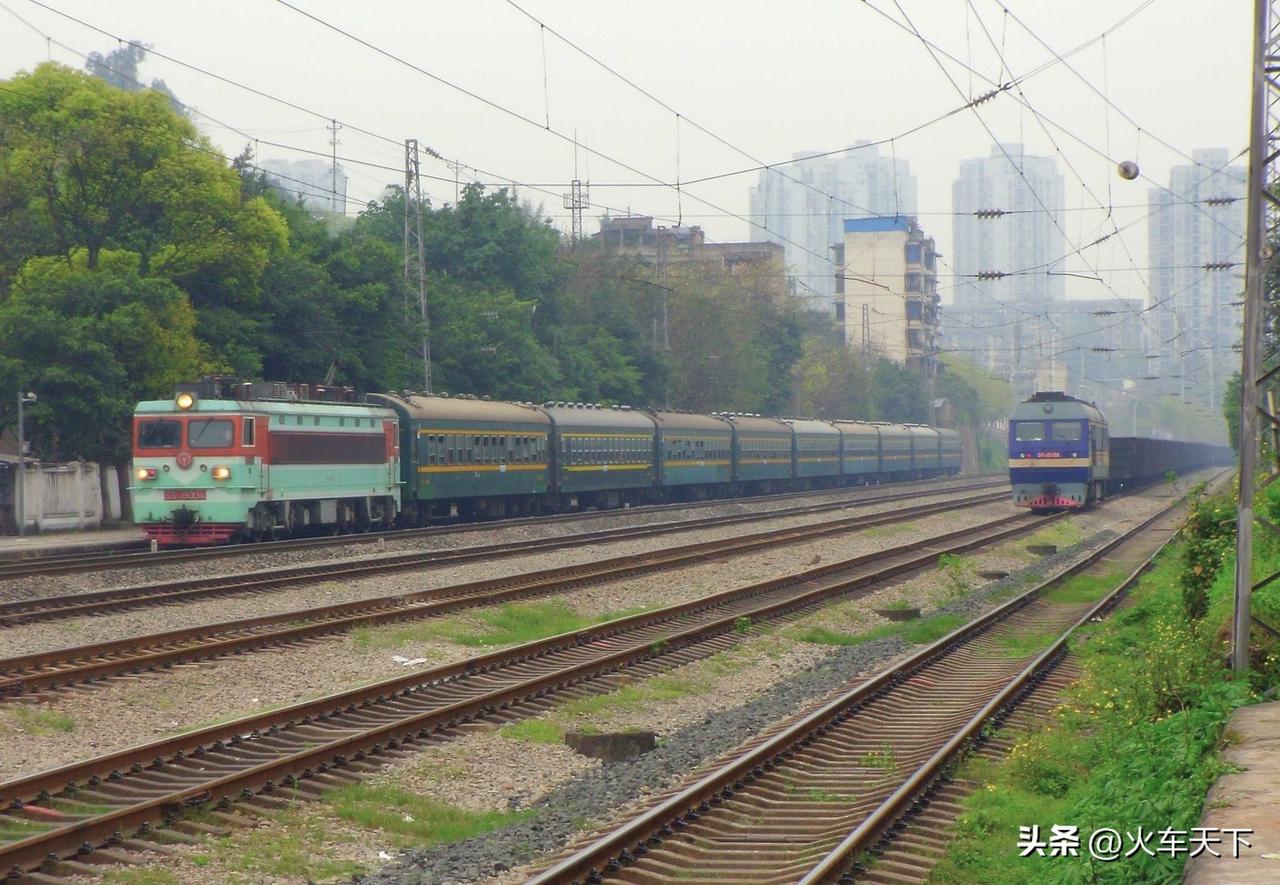 十年前在茄子溪火车站拍摄的图片，重庆开往遵义的5629次列车那时候要在这里停靠办