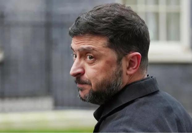 泽连斯基：乌克兰不会放弃加入北约。前些天泽连斯基不是说不寻求加入北约了吗？怎么又