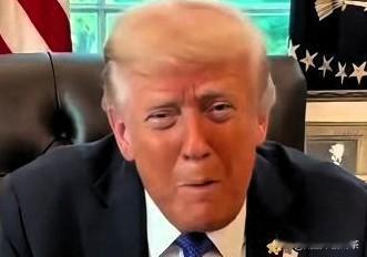 特朗普要笑哭了！

特朗普视频被指“恐袭嫌疑”？
英教师“放个视频就是恐怖分子？