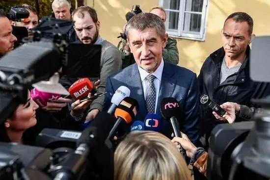 捷克总理划红线：永远不向乌派一兵一卒，欧洲援乌神话碎了？
 
当地时间1月6日的