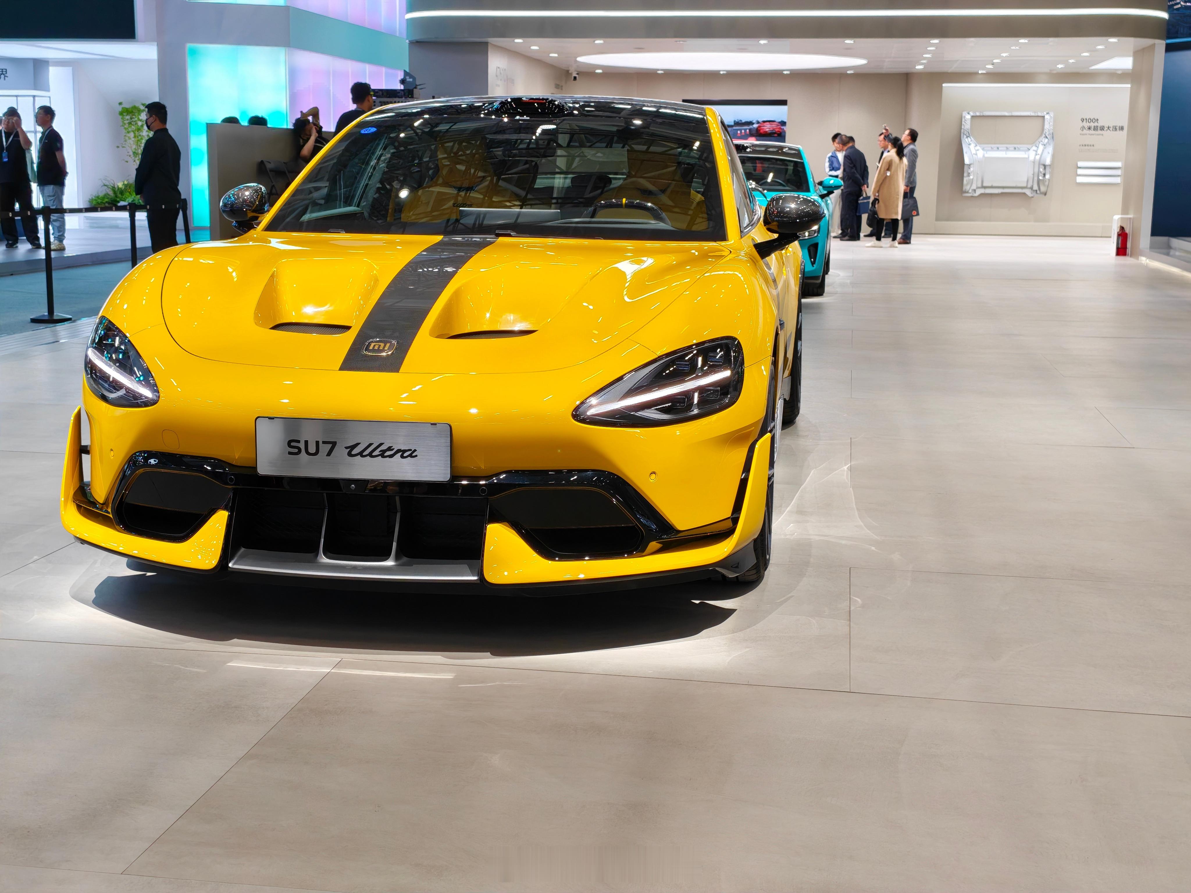 可惜雷总没来这次广州车展，不过小米全系车系都参展了。昨天小米已完成 50 万台整