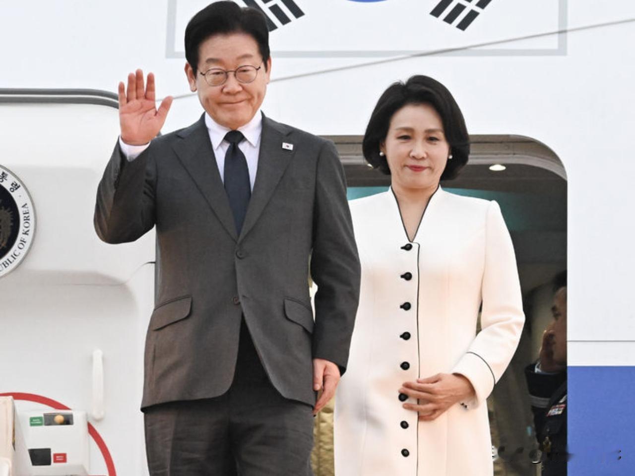 欢迎李在明夫妇访华，愿中韩友谊长存，合作共赢，未来可期！祝祖国繁荣昌盛国泰民安！