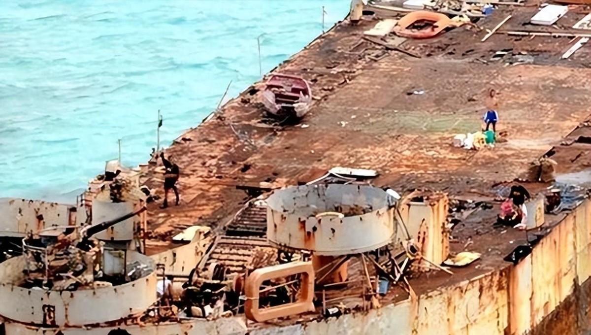 谁能想到，一堆早该进熔炉的废铜烂铁，竟在碧波荡漾的南沙仁爱礁上趴了整整26年。