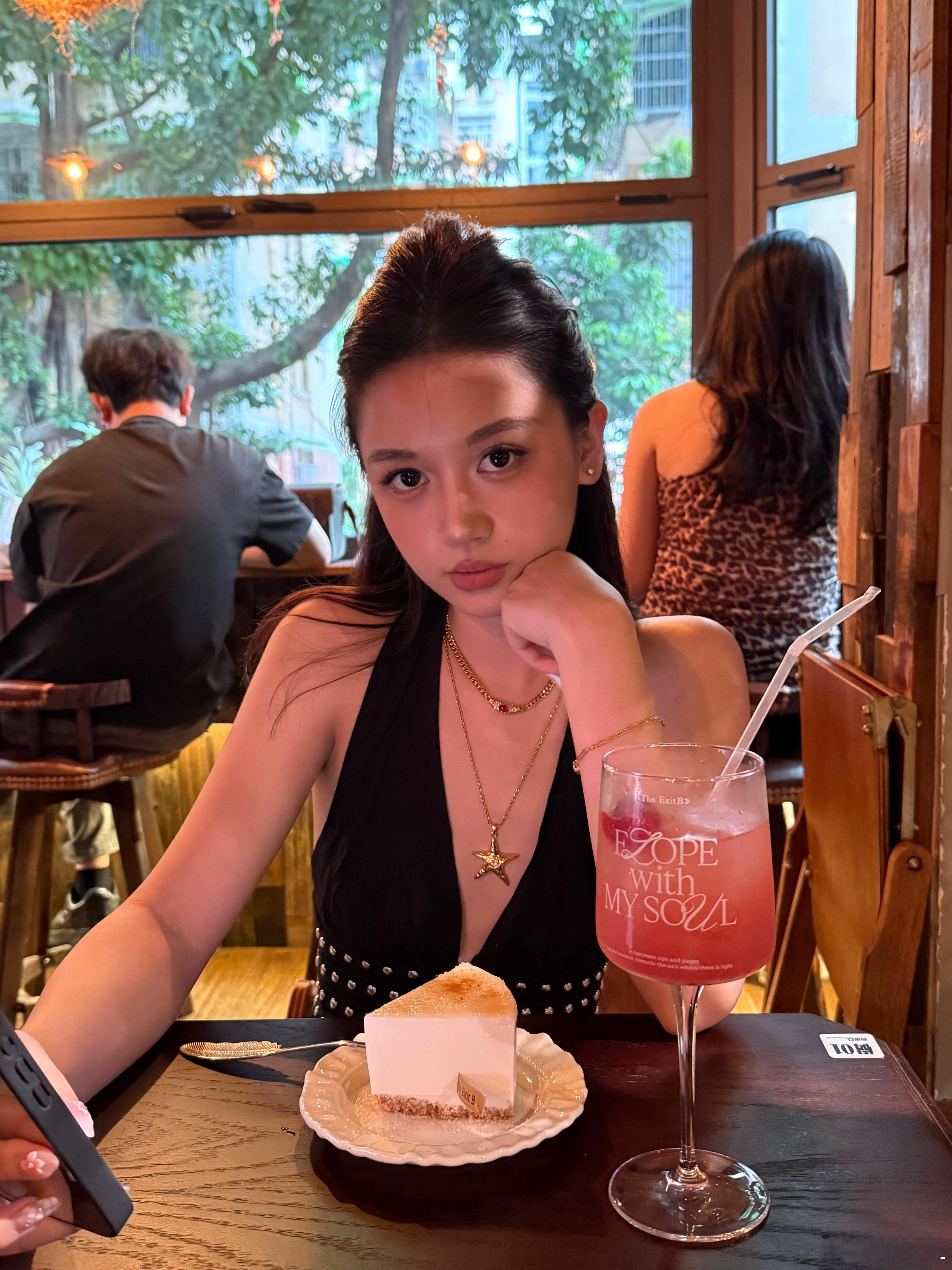 指甲什么时候长出来 我要换美甲[泪] ​​​