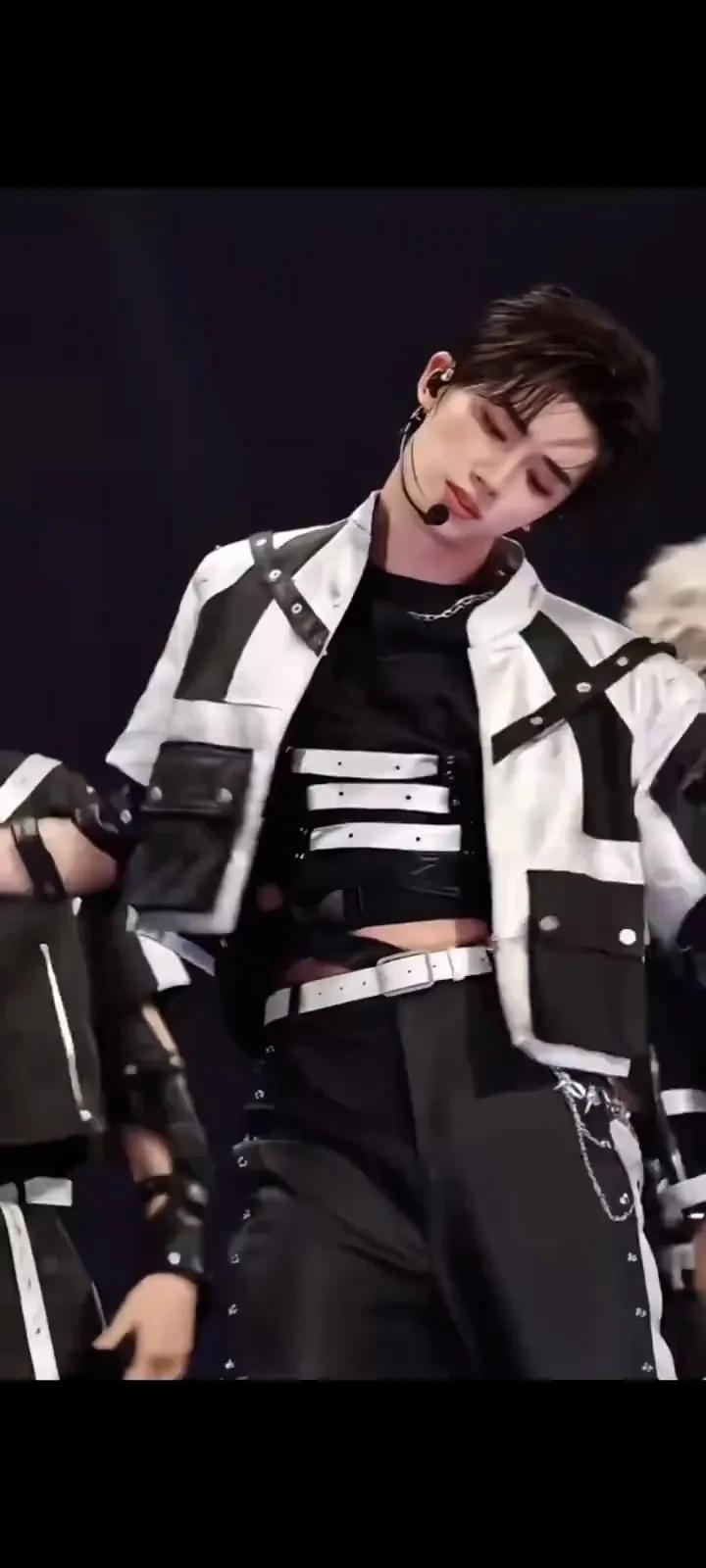 内娱养成系天花板！时代少年团台上魅魔台下蛋团，反差萌狠狠拿捏了🤩
 
要说内娱