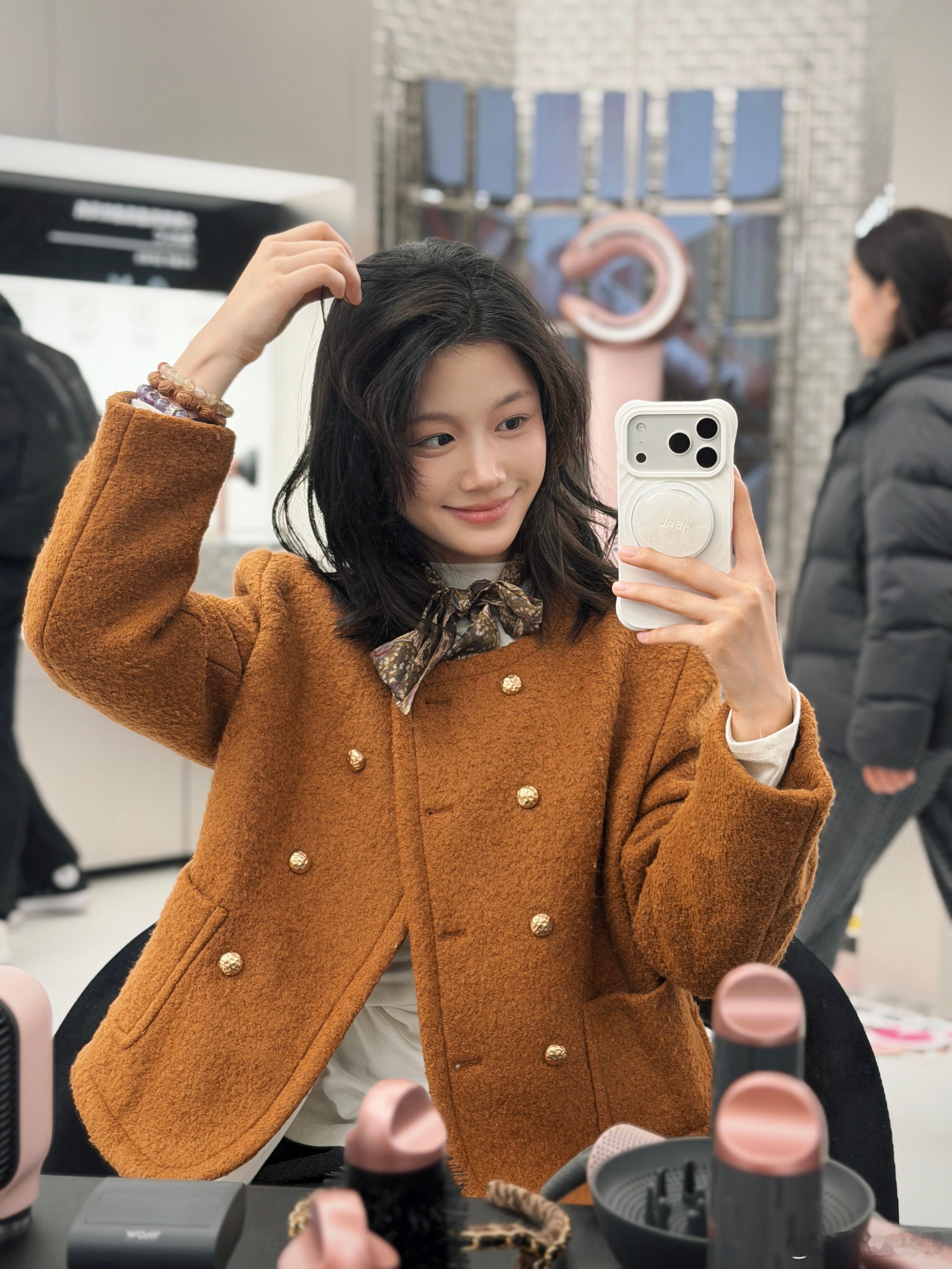 上海本次AWE展可谓是各家品牌方神仙打架，感恩MOVA今天第一次见到宋威龙简直帅