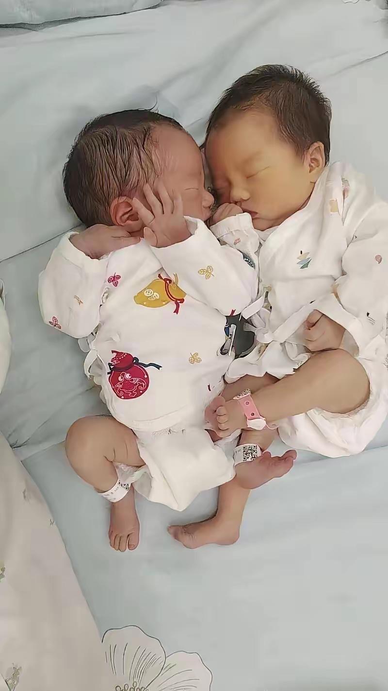 彩礼谈崩后，江苏盐城这场婚事彻底散了，女方后来独自生下一对龙凤胎，男方家隔了十几