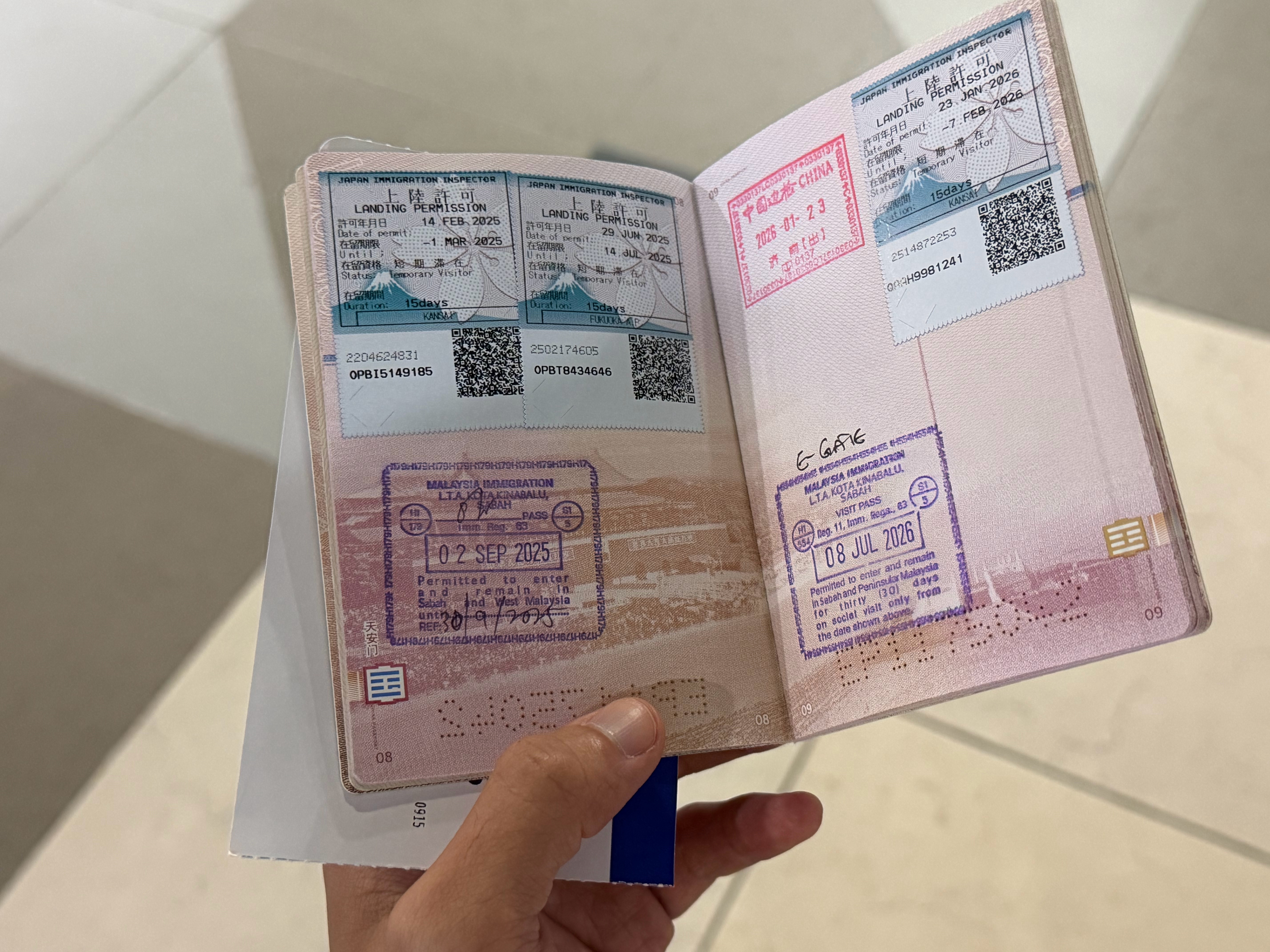 怎么五次出国都是去同样的地方（我本来现在应该在泰国的… 