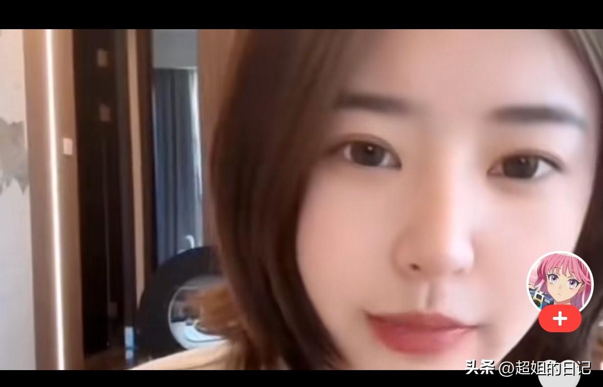 黄一鸣说“我之前非常美，是那种很有高度的美，我那些视频，都是我室友随便拍的，也没