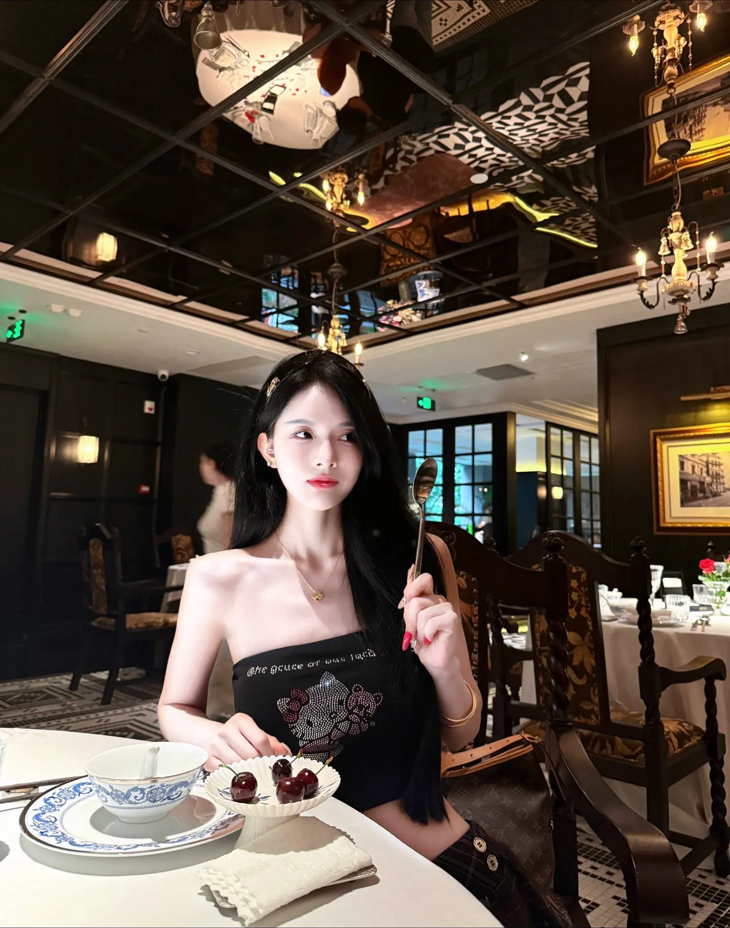 人与人建立的关系需要很多的个日夜   ，而归零只是一瞬间