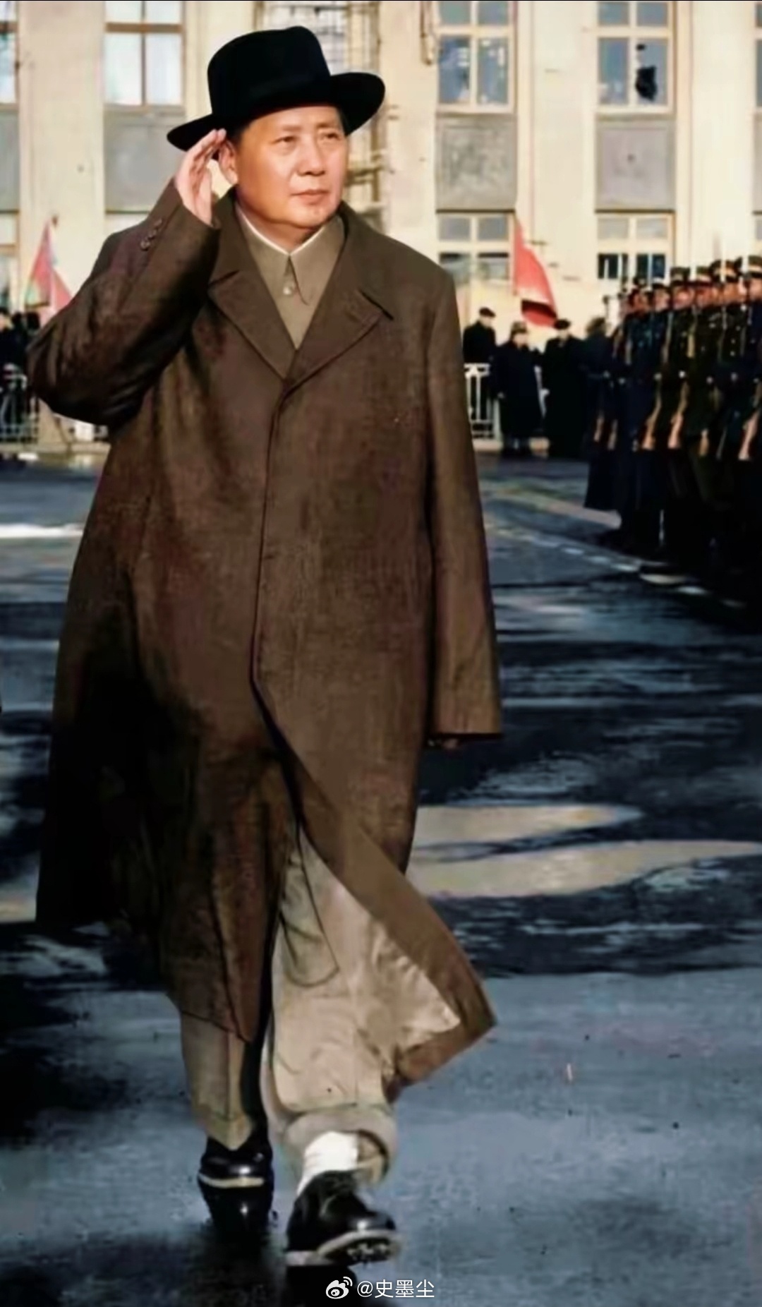 毛泽东同志 把历史传承下去好的坏的都传承。把先辈的经验教训都传给后人明智。庆幸毛