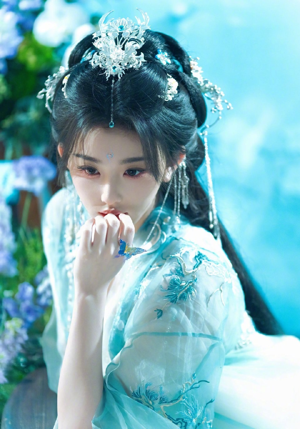 #晚安咪语##孔雪儿逐玉出场#终于等到俞浅浅出场，全体都有，跟着浅姐一起做大做强