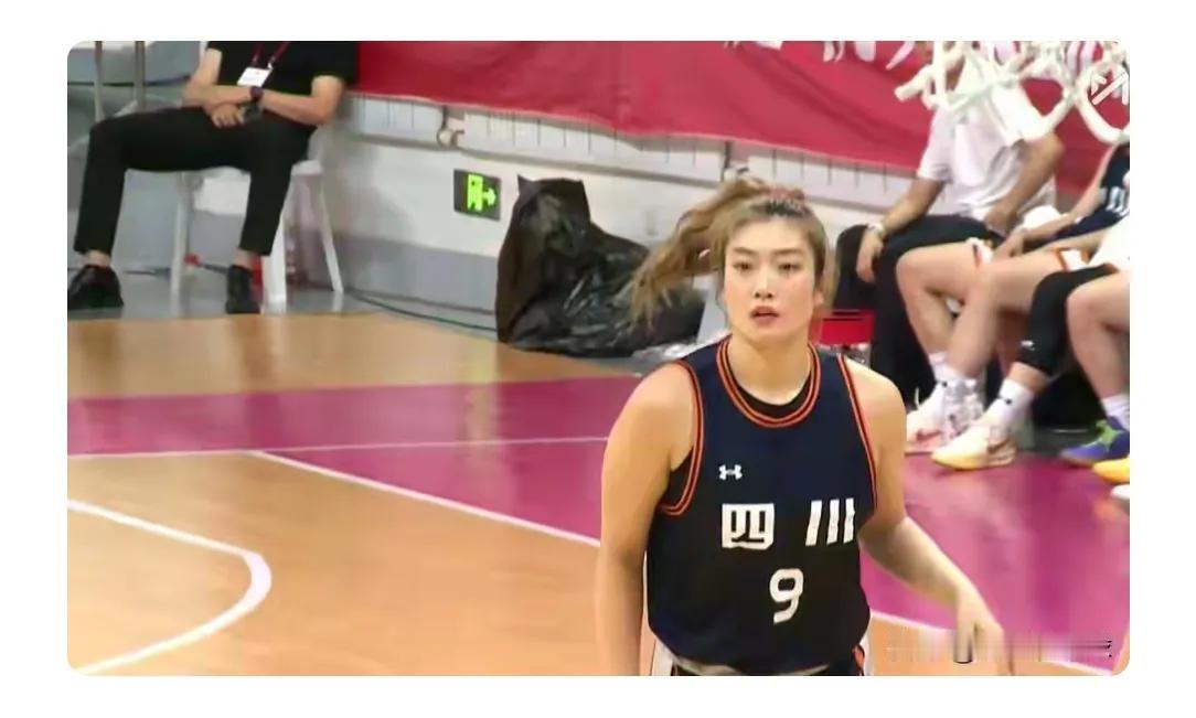 李梦怒砍25+4+5，宫鲁鸣会不会招她进国家队？
李梦在全运会代表四川女篮对阵山