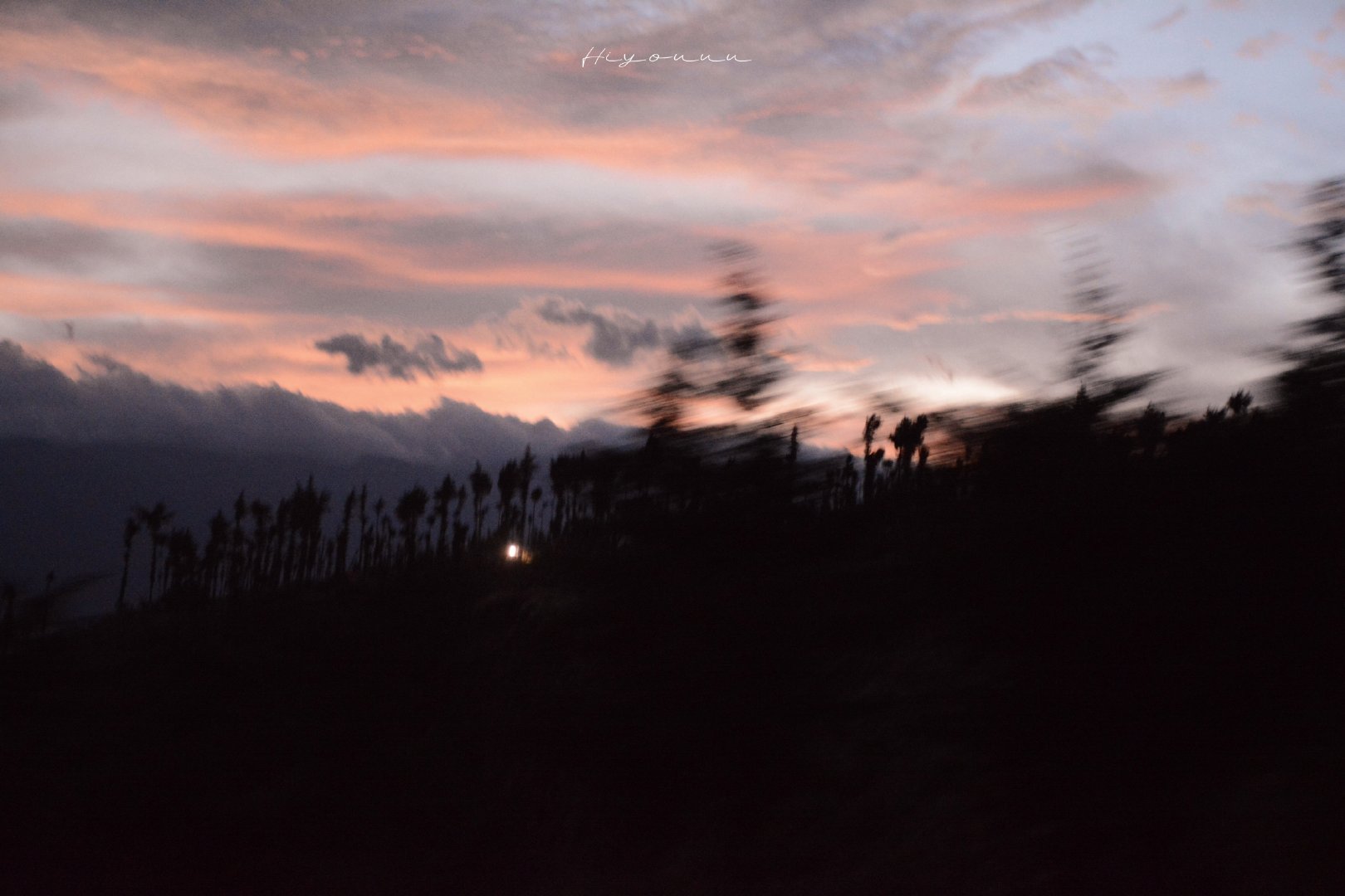 会有痛苦的事，但开心和喜悦的事也会像山一样多，这就是人生。请自由地、豁达地、尽情