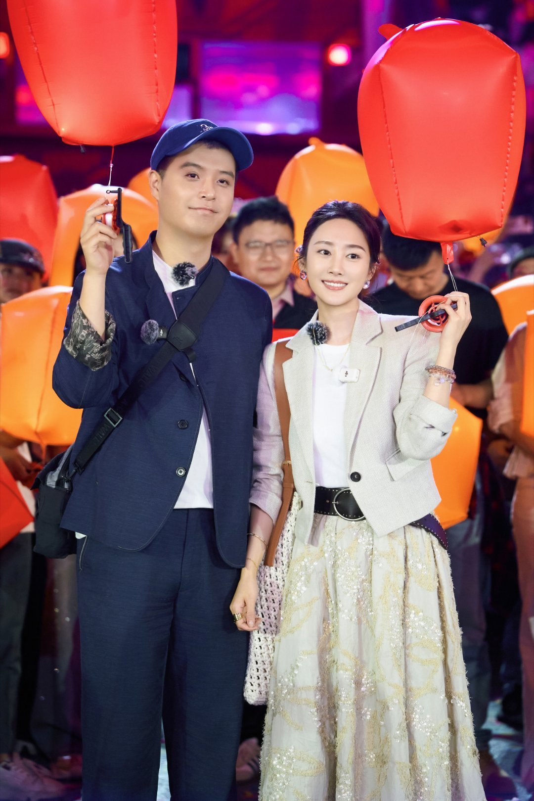李纯关掉了马頔颜值外挂 李纯这操作太机智了，不争辩直接关掉美颜。马頔看到真实画面