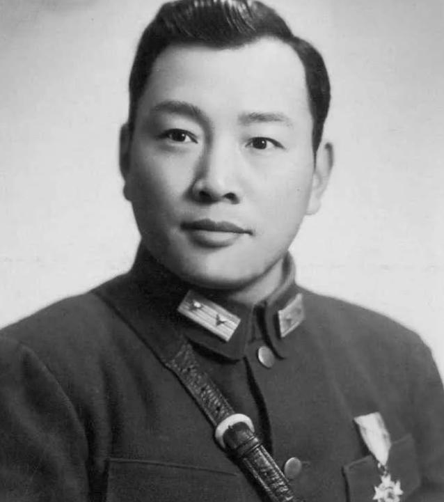 1949年，宋希濂被俘时，看了一眼率部追他的解放军团长，说：“你是军长还是师长？