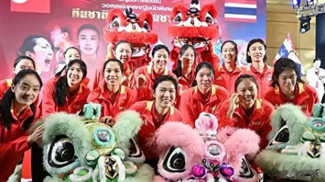 李盈莹复出燃爆全场！中国女排主攻线迎新转机，世锦赛战术格局稳了
 
8月19日晚