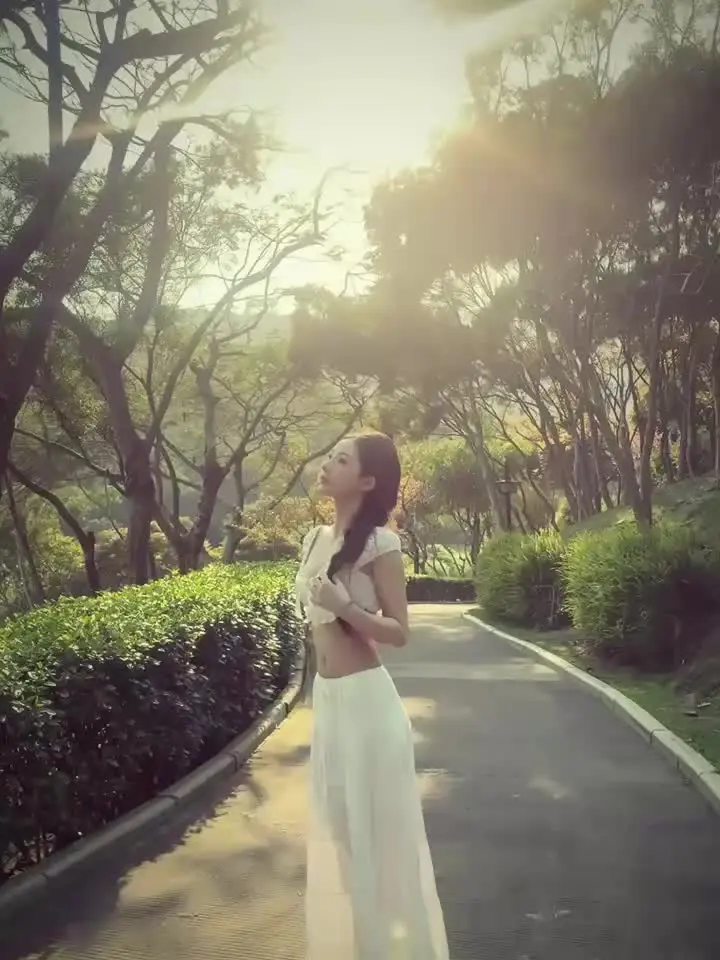 女大学生