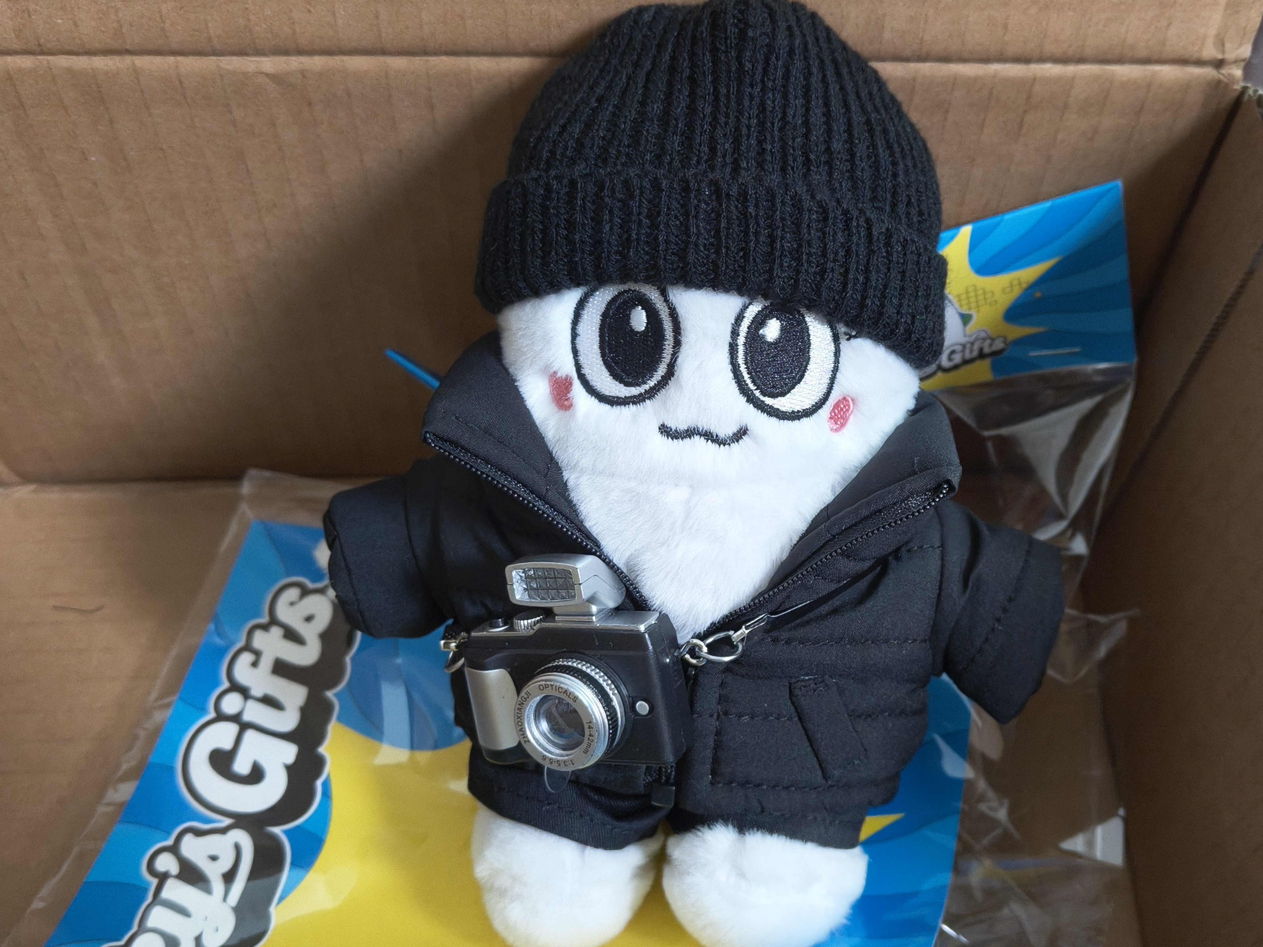 萌之 。伊利太用心了，相机还有闪光灯带音效 