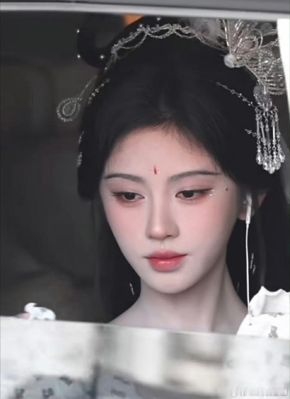 鞠婧祎完全是仙子鞠婧祎万花世界仙子路透 鞠婧祎万花世界新妆造完全是仙子来的 ，好