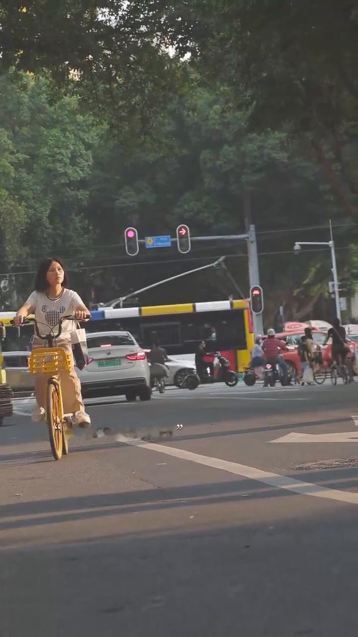 这辈子什么最好？
这辈子什么最好？健康的身体最好，亲人的平安最好，朋友的真诚最好