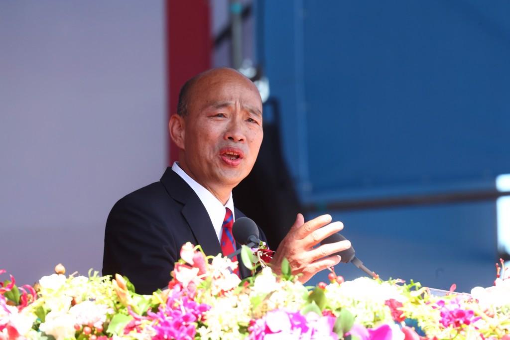 双标党被揭丑恼羞成怒！韩国瑜活动现场指台湾有台海战争、党派恶斗和关税谈判三大堰塞