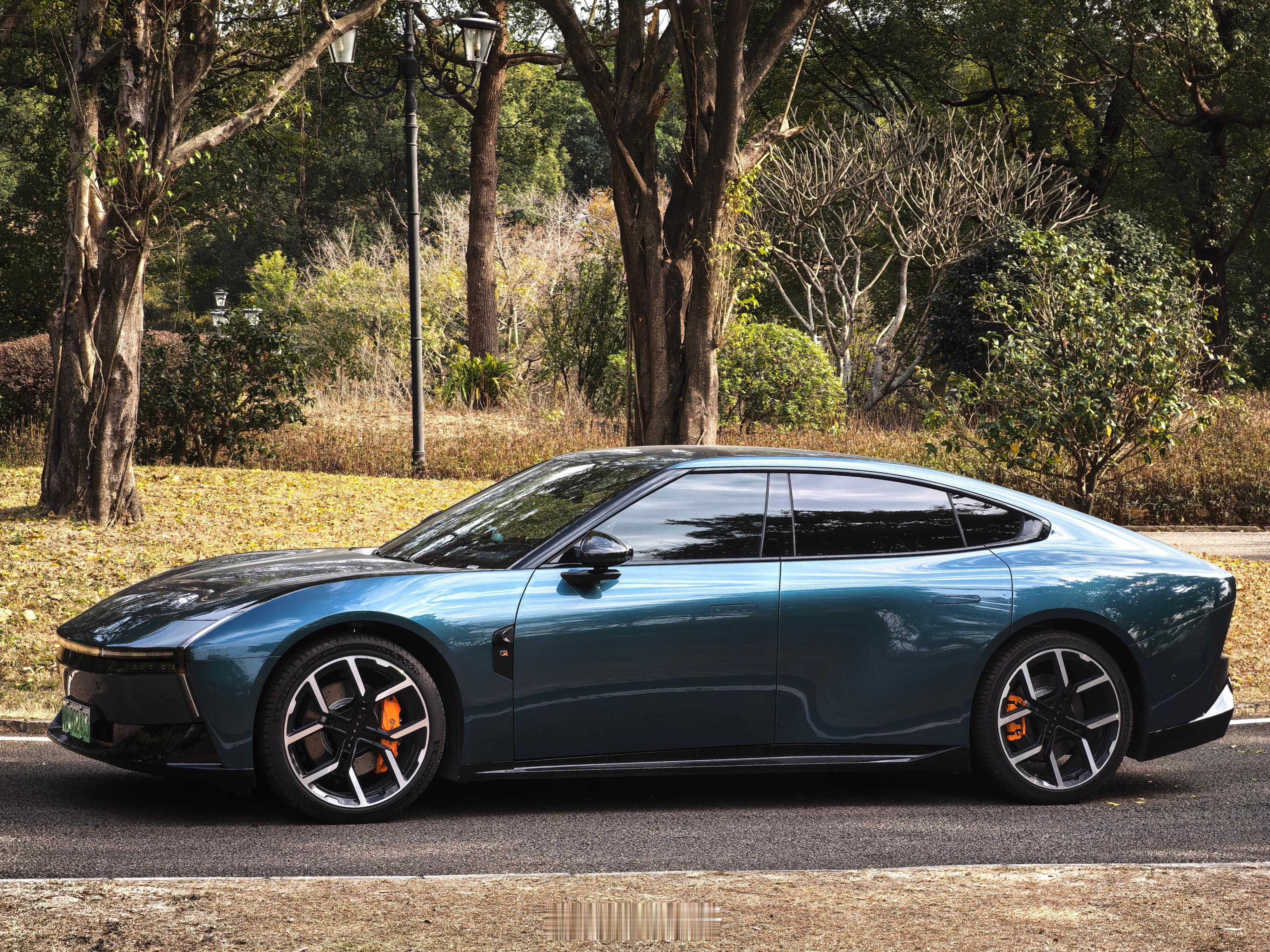 过年期间开车辅助驾驶真是帮大忙，小鹏的NGP在绝大部分路况表现挺令人安心的，甚至