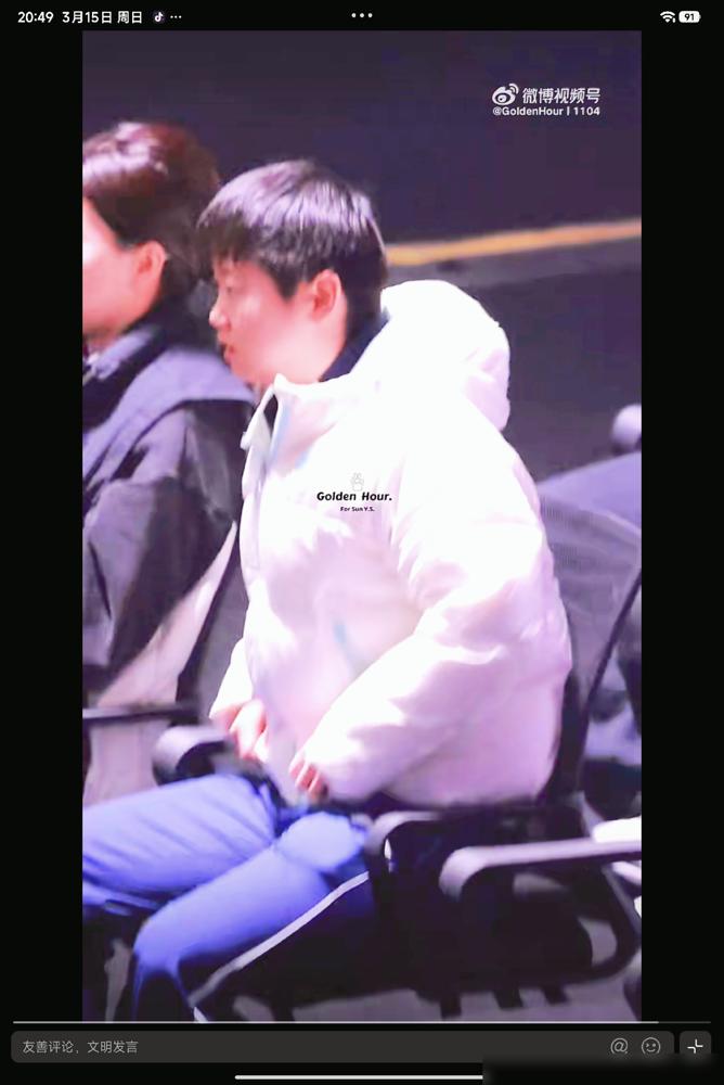 我靠昨晚重庆WTT决赛，孙颖莎进场30秒直接把全场尖叫摁成掌声！
你敢信？昨天