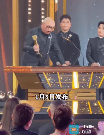 TVB颁奖礼上奖杯一磕就坏，王祖蓝表情包都吓出来了，差点儿扑奖杯上。

那一刻，