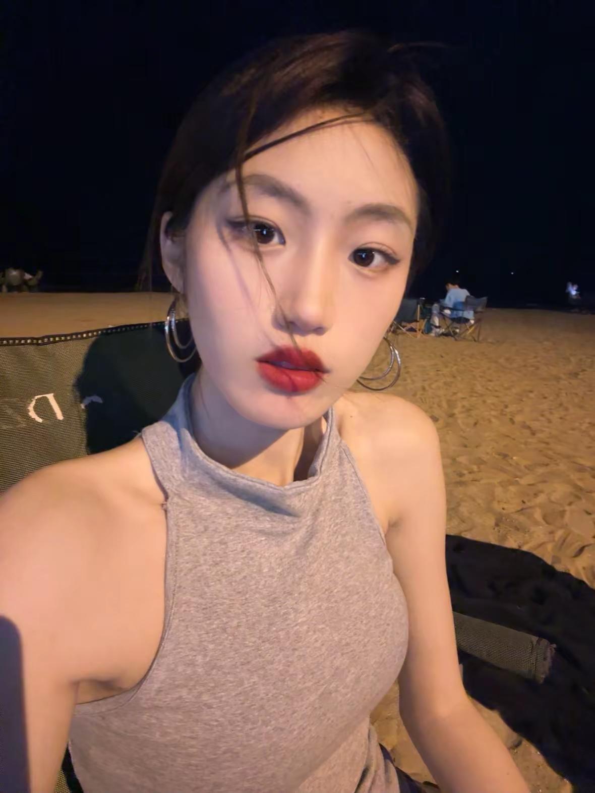 漂亮 有刘海漂亮 没有刘海也漂亮 眼睛大漂亮 眼睛小也漂亮 笑漂亮 不笑也漂亮 