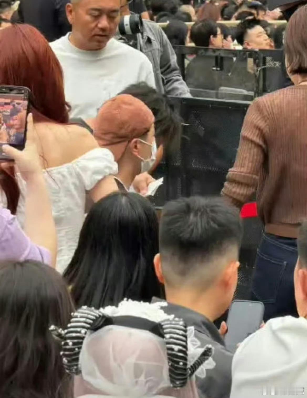 圈内人也疯狂打call！超多明星现身观众席，沉浸式感受蔡依林的舞台实力好多明星来
