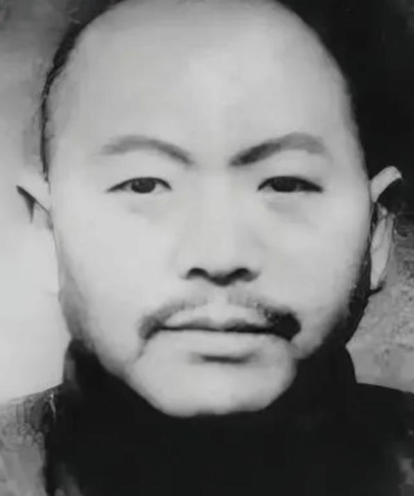 1951年，大汉奸黄标被押往刑场，枪响之前他突然大声呼喊：“我每月给新四军送20