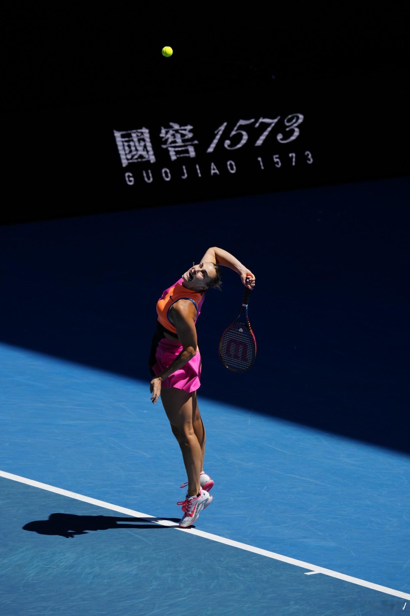 萨巴伦卡进澳网女单四强而且是萨巴伦卡连续四年澳网进四强，确实太强了!约维奇?还得