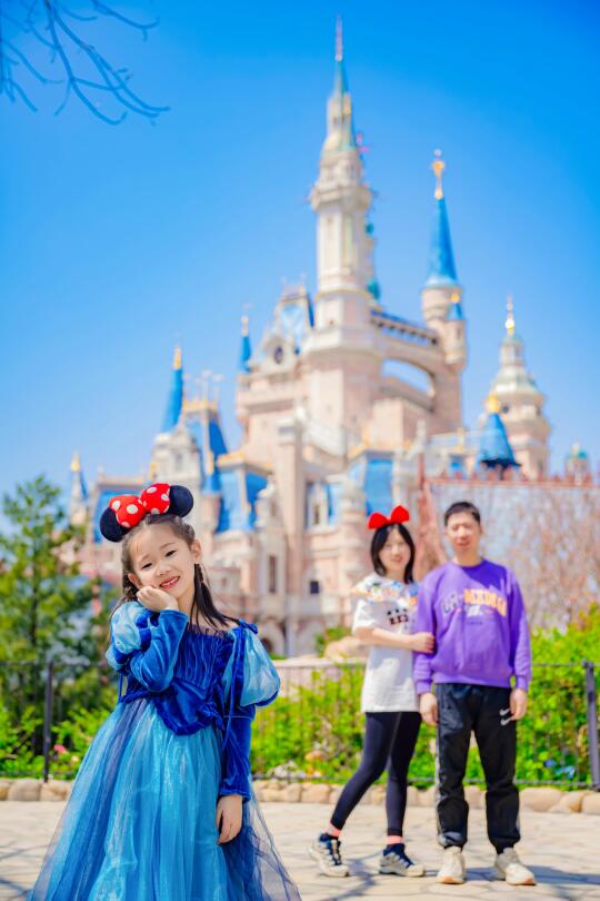 6岁女娃×迪士尼跟拍=❓看完直呼离谱的成率