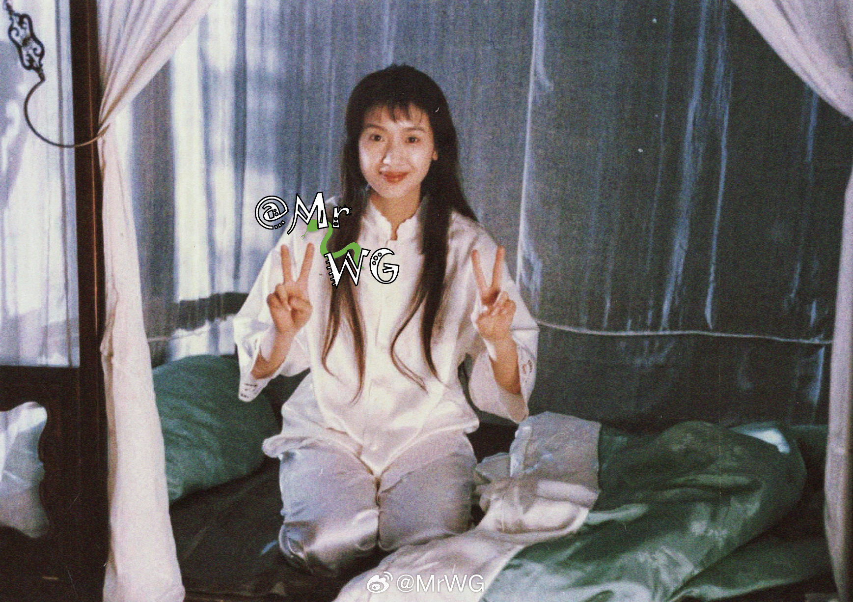 香港电影独家扫描 可爱的剪刀手✌️，来自富家千金“杜云嫣”的比耶——1995年，