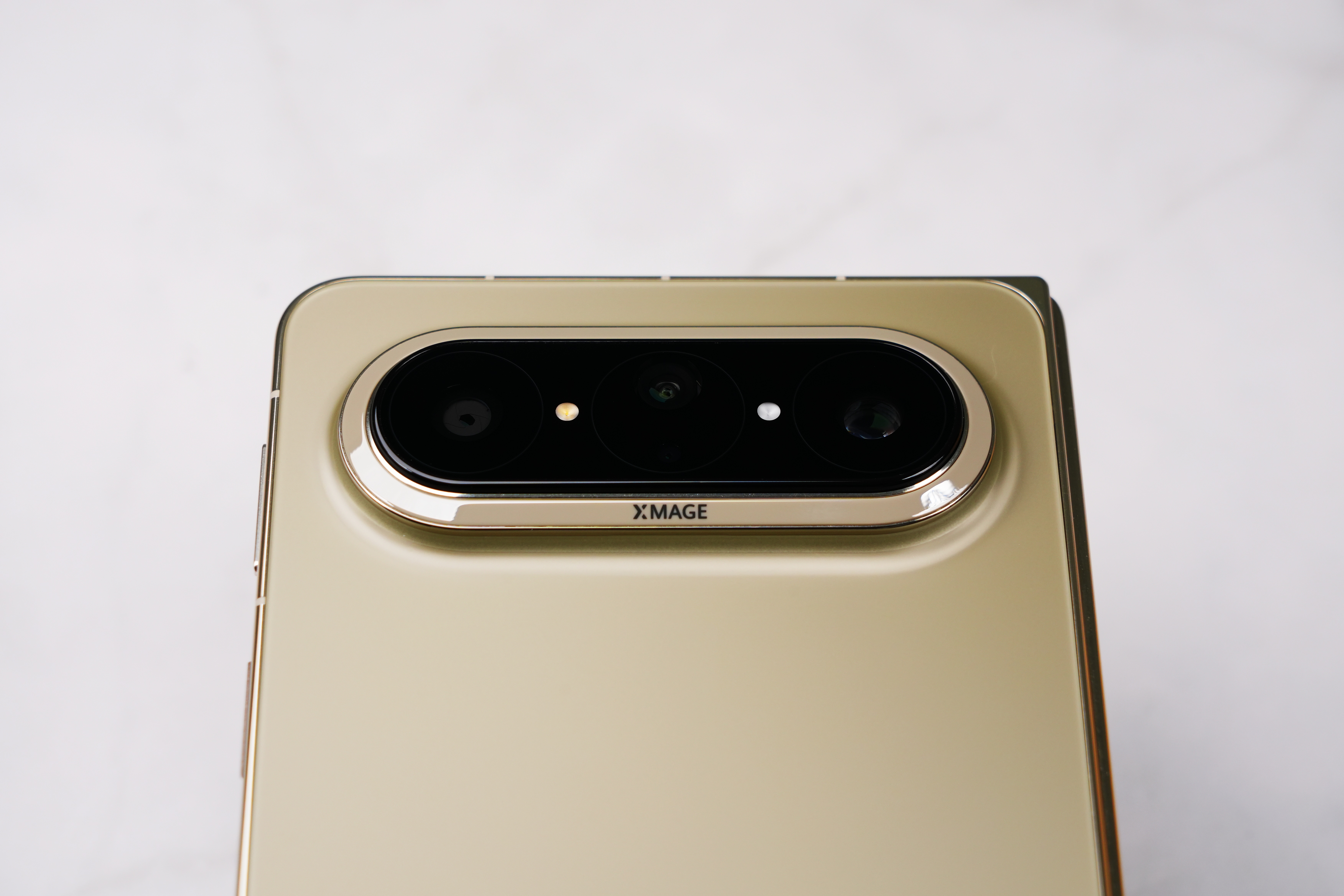 华为大阔折真香 全球首款大阔折华为 Pura X Max 正式开售，线下门店直接