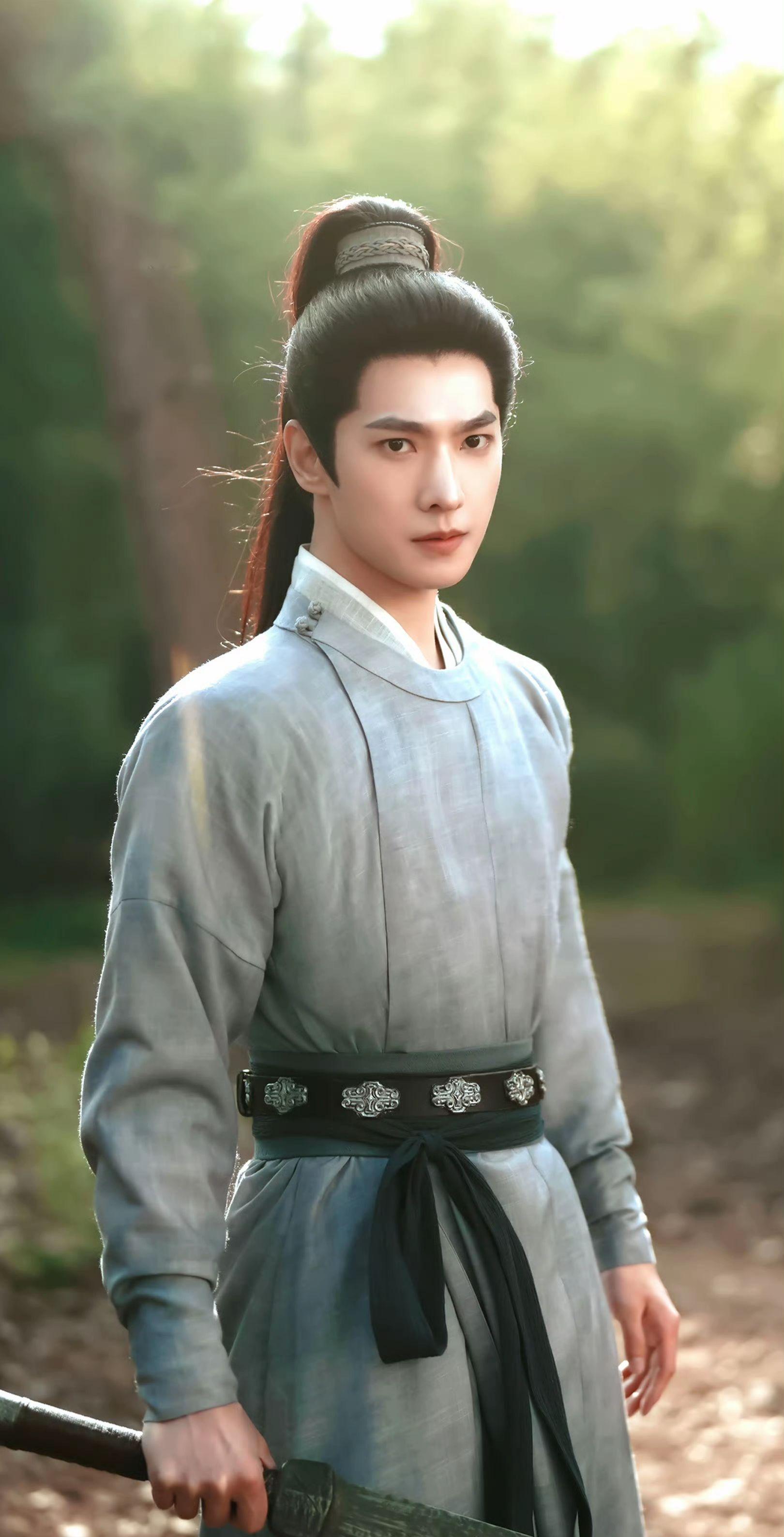 我宣布杨洋现在是内娱武功最高的演员了 回到冷兵器时代以一敌十问题不大 ...