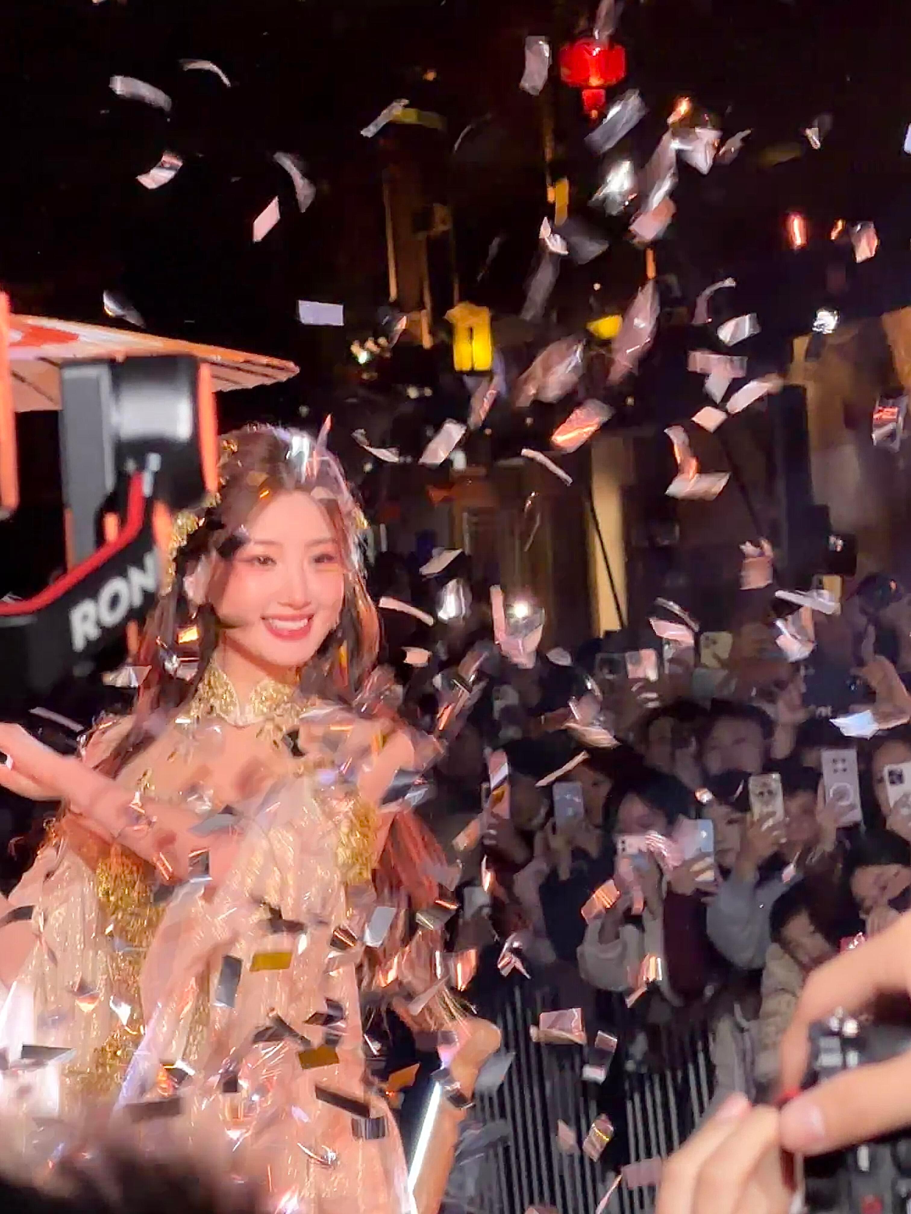 毛晓彤我真的要路转粉了啊啊啊。。。。。 