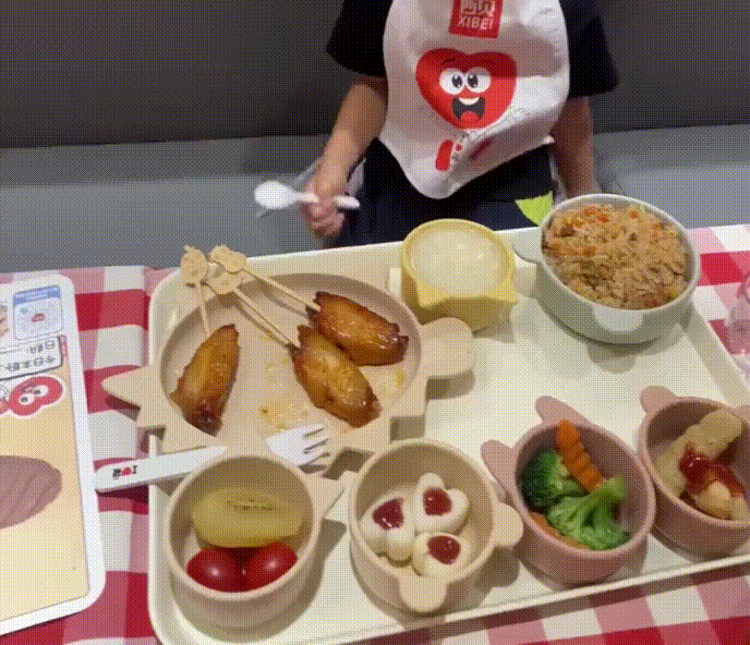 这AB餐是上海推行的供餐模式，我看了那些图，真的，卖相不咋地，我看着都没食欲要是