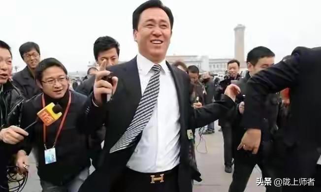 如果许家印不做恒大足球，
如果许家印不做恒大歌舞团，
如果许家印不做恒大冰泉，