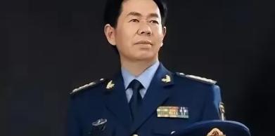 空军大校戴旭曾大声疾呼：“美国正在通过控制中国教育，培养亲美洋奴，其通过留学、发