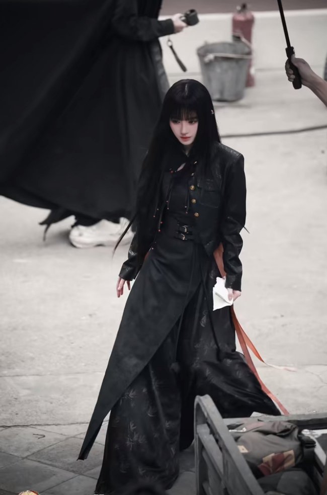 鞠婧祎苏绿夏 🍊鞠婧祎千香 山野烂漫，你是藏在云层中的月亮