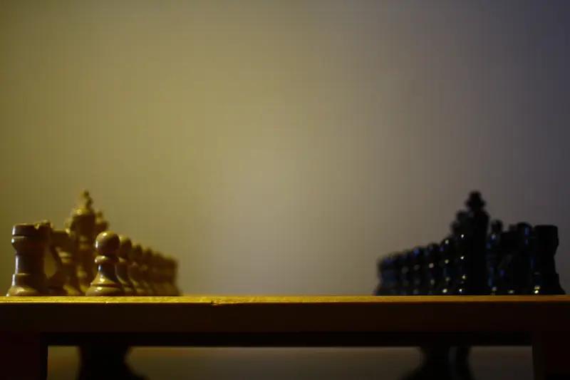 提升认知，看清局势，方能掌控自身的未来之路；放弃优势，寄望于人，不敢果断作为，终