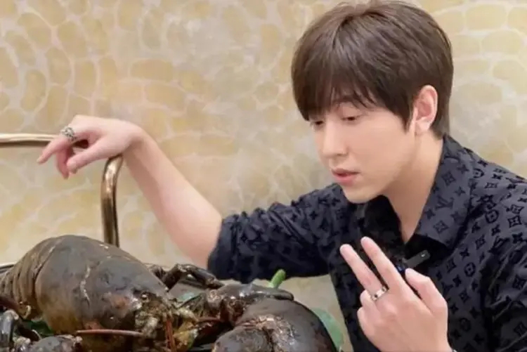 网红白冰偷税911.18万影响力越大，责任越重。白冰享受平台红利与粉丝追捧，却刻