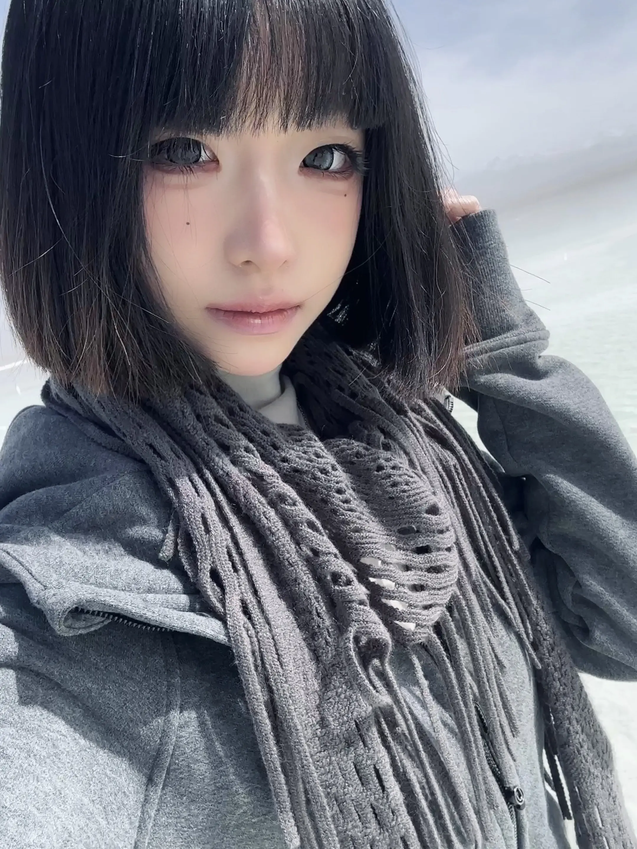 青