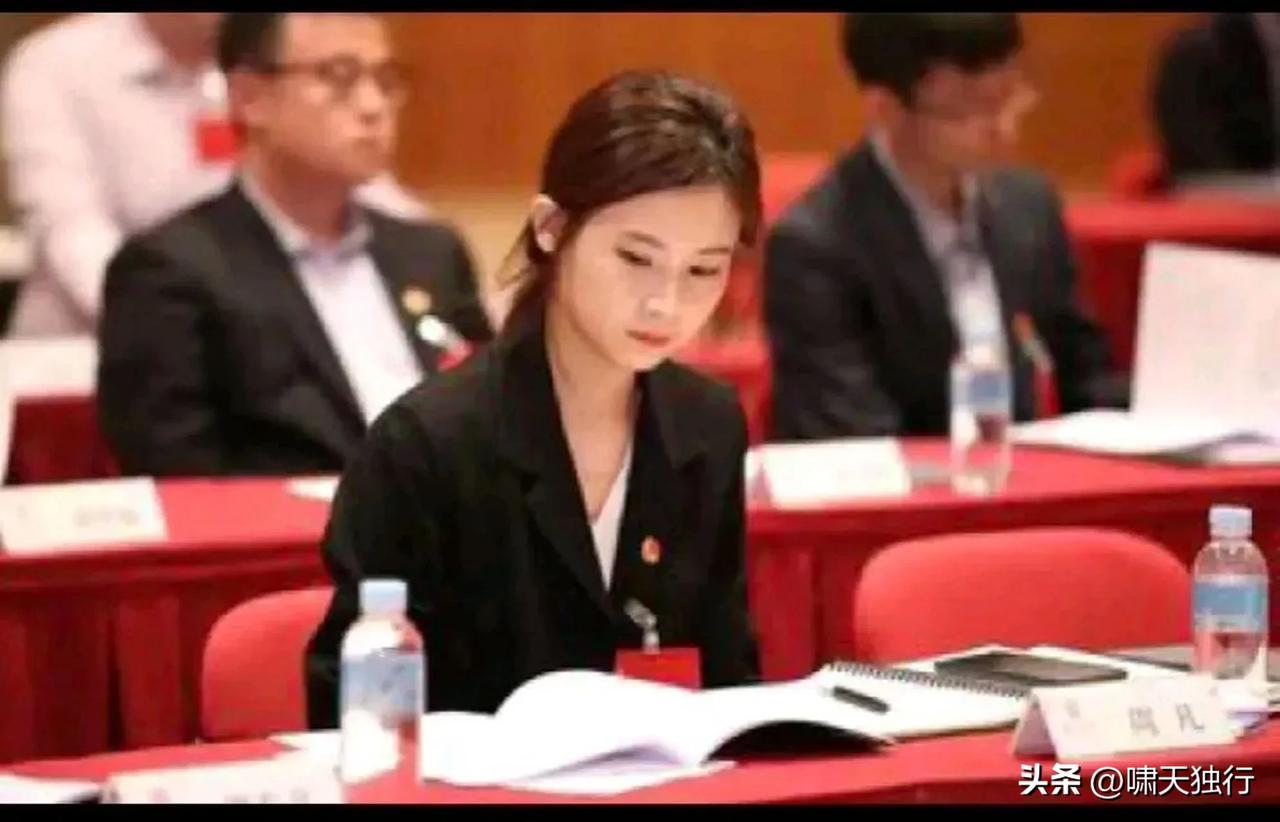 中国银行前刘董事长，极其“不懂事”，真“下流”，“长”于换老婆，其一绝对震碎你的